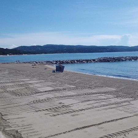 Studio de 27 m² + 70 m² de jardin à 100 m des plages Cavalaire-sur-Mer Buitenkant foto