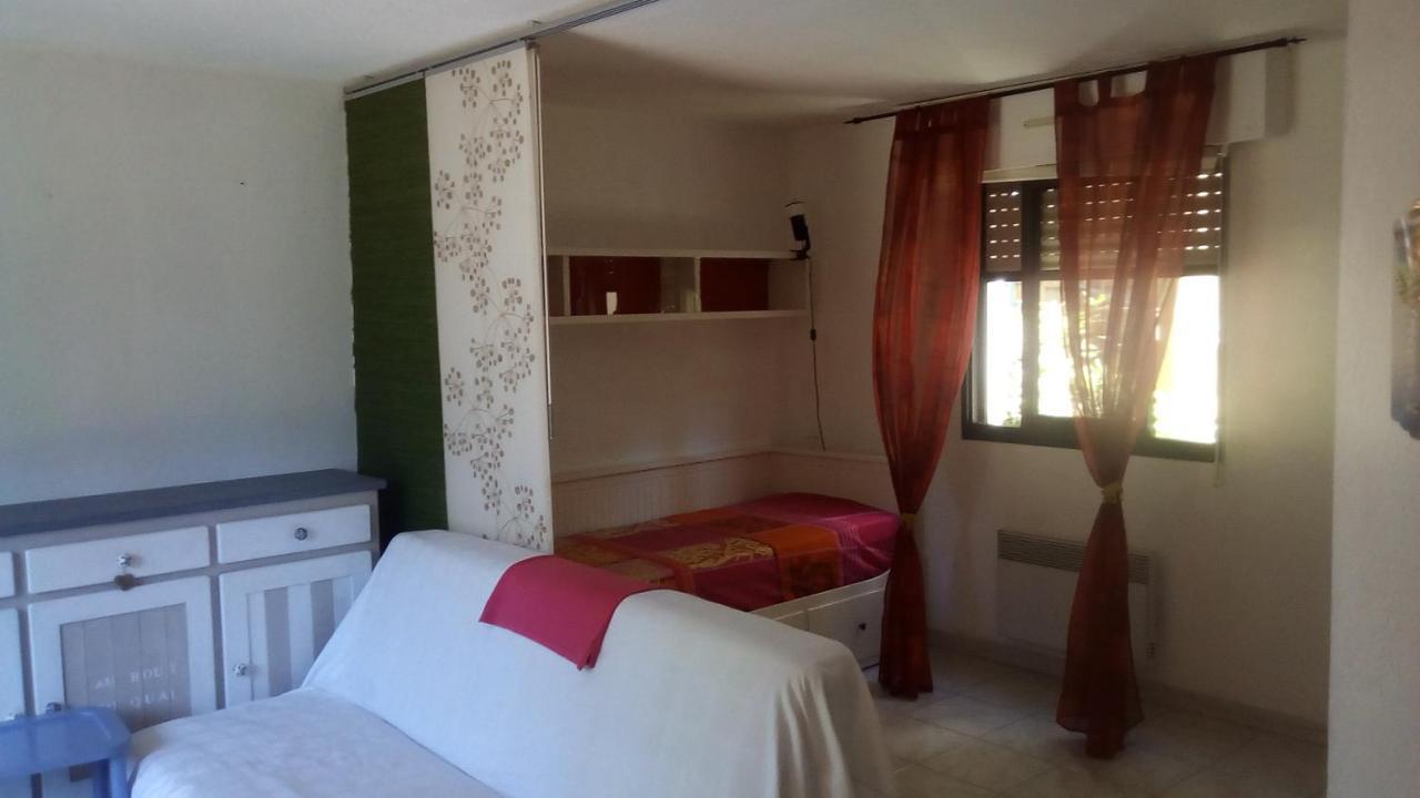 Studio de 27 m² + 70 m² de jardin à 100 m des plages Cavalaire-sur-Mer Buitenkant foto